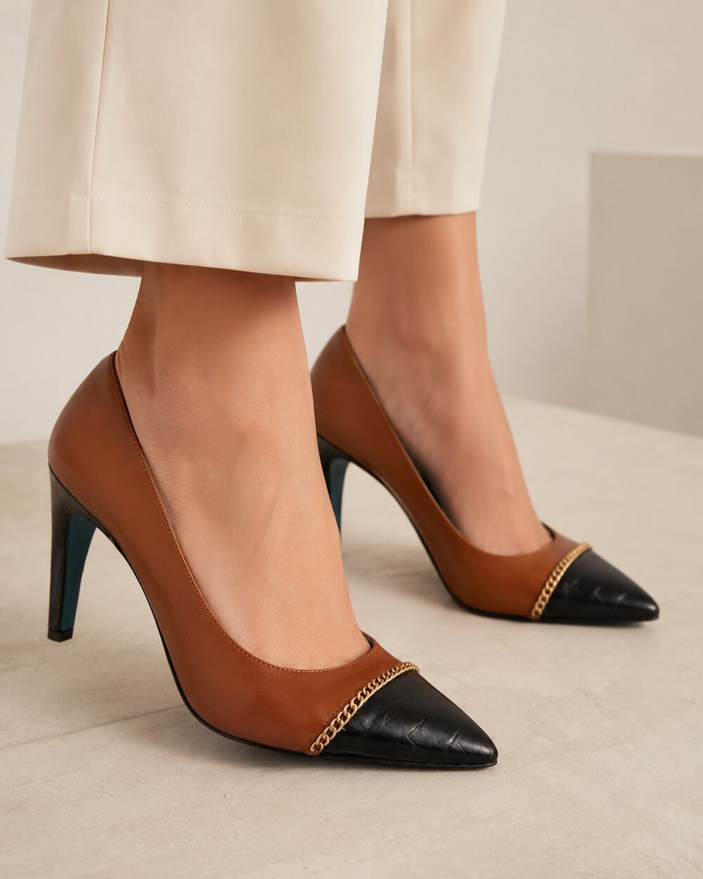 Valentina Rangoni Black Tan Leather Heels Women 10 Preppy Chain Corpcore Classy
